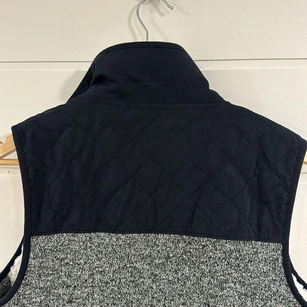 Abercrombie & Fitch Sherpa Lined Knit and Quilted Vest - Picture 8 of 8